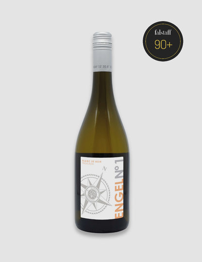 Veganer Piwi Weißwein aus roten Trauben Blanc de Noir aus der Rebsorte Cabernet Cortis, trocken ausgebaut auf dem Weingut Ingenhof in Schleswig- Holstein, dem größten Weingut im Norden Deutschlands. 