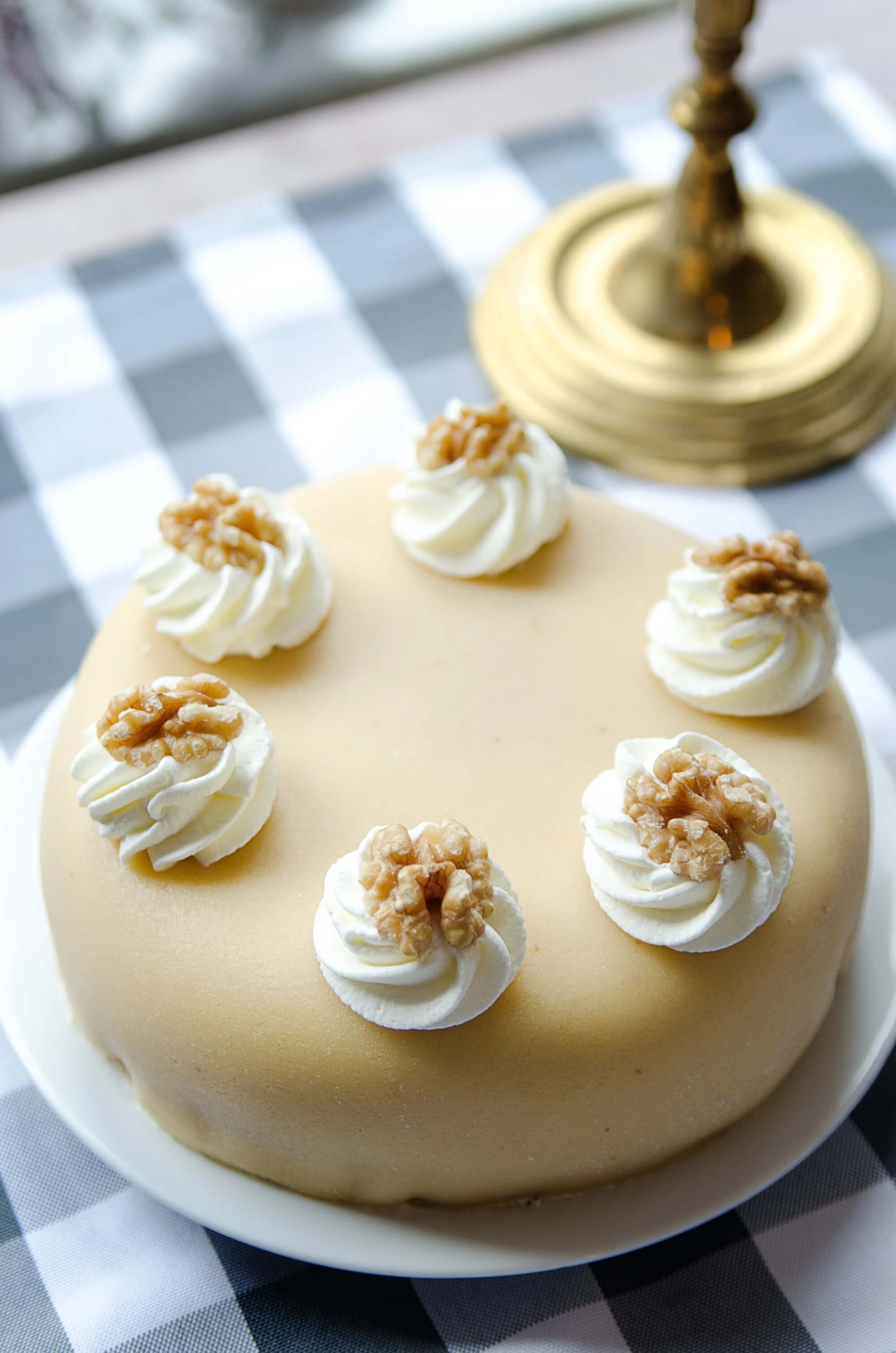 Leckere Marzipan- Nuß- Torte von unserer Konditorin hausgebacken auf dem Ingenhof