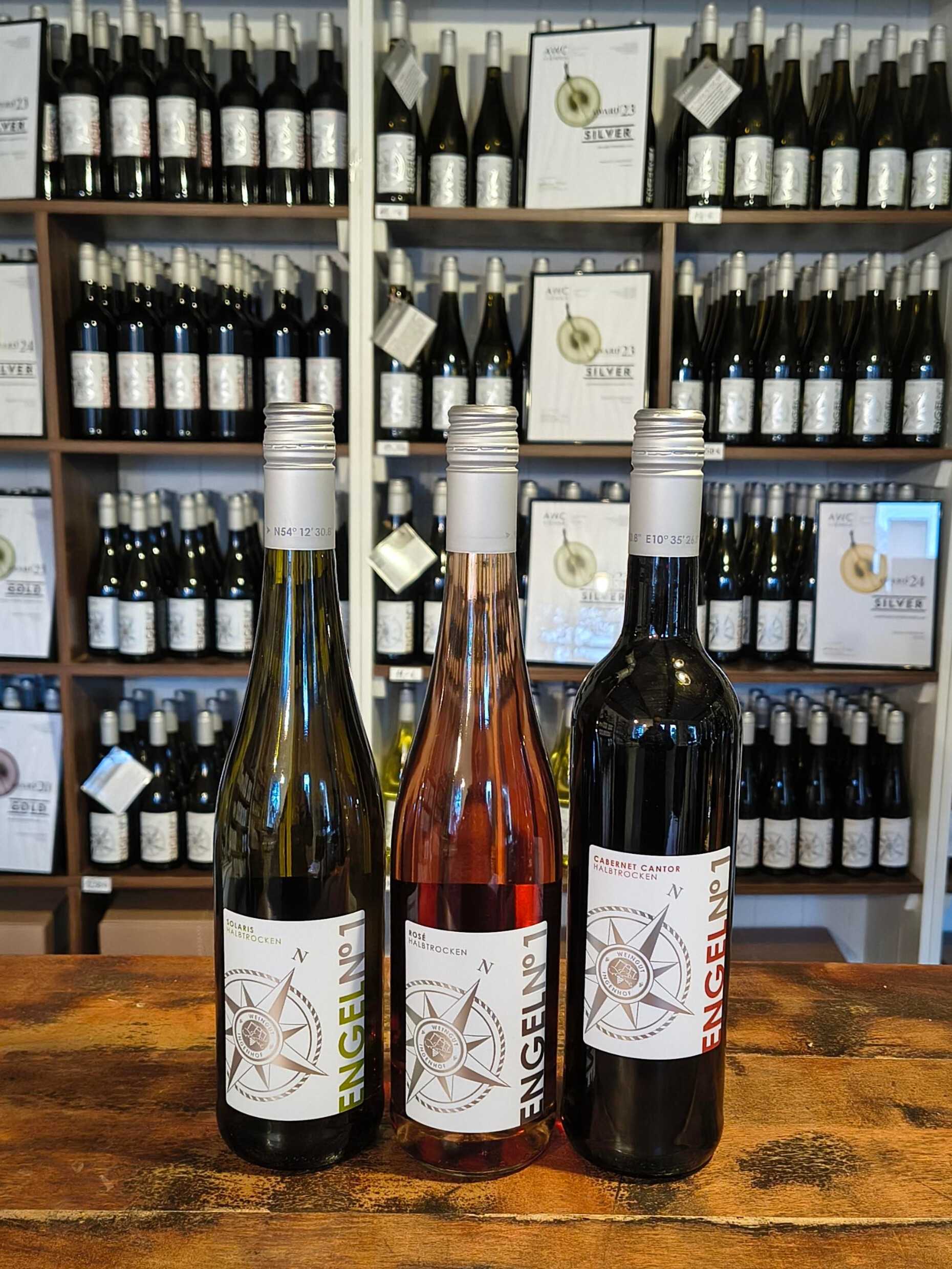 Vegane Piwi- Weine, halbtrocken, vom Weingut Ingenhof in Schleswig- Holstein als Weinproben - Paket. Ein genußvolles Geschenk für Weinliebhaber in unserem Onlineshop oder der Weinremise.