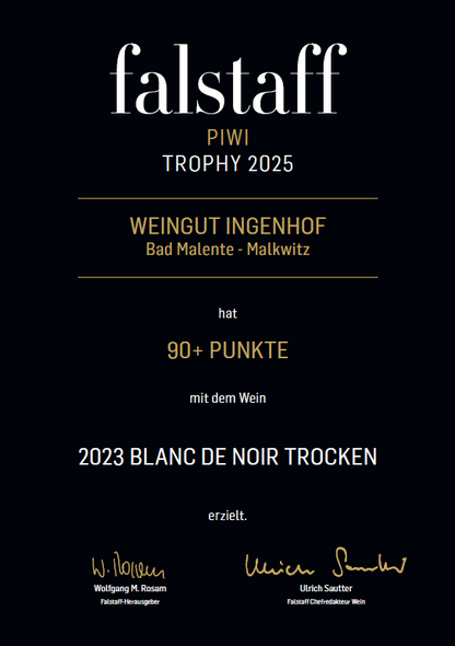 Veganer Piwi Wein aus roten Trauben Blanc de Noir aus der Rebsorte Cabernet Cortis, trocken ausgebaut auf dem Weingut Ingenhof in Schleswig- Holstein, dem größten Weingut im Norden Deutschlands. Falstaff prämiert.